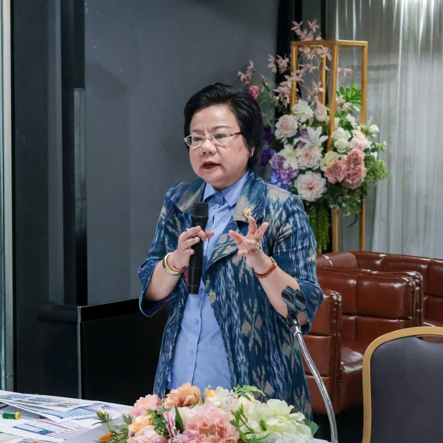ดร.ธิติมา โรจน์วัชราภิบาล ผู้อำนวยการสำนักพัฒนาสมรรถนะครูและบุคลากรทางการศึกษาอาชีวศึกษา เป็นประธานการประชุมคณะผู้บริหารในสังกัดอาชีวศึกษาจังหวัดสงขลา